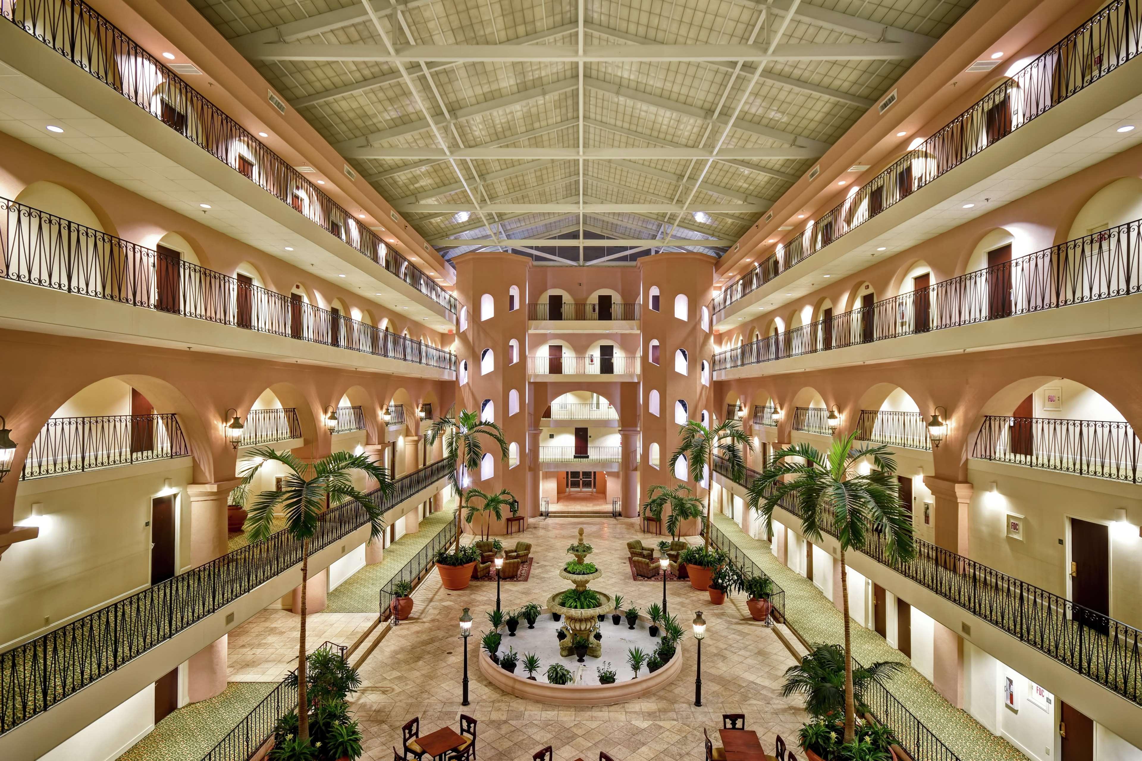 Embassy Suites Charleston - Historic District Екстериор снимка