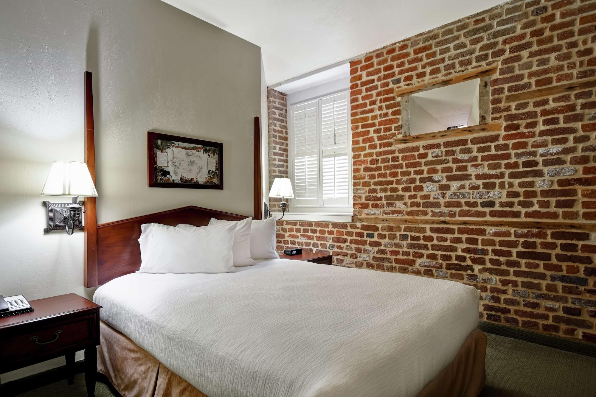 Embassy Suites Charleston - Historic District Екстериор снимка