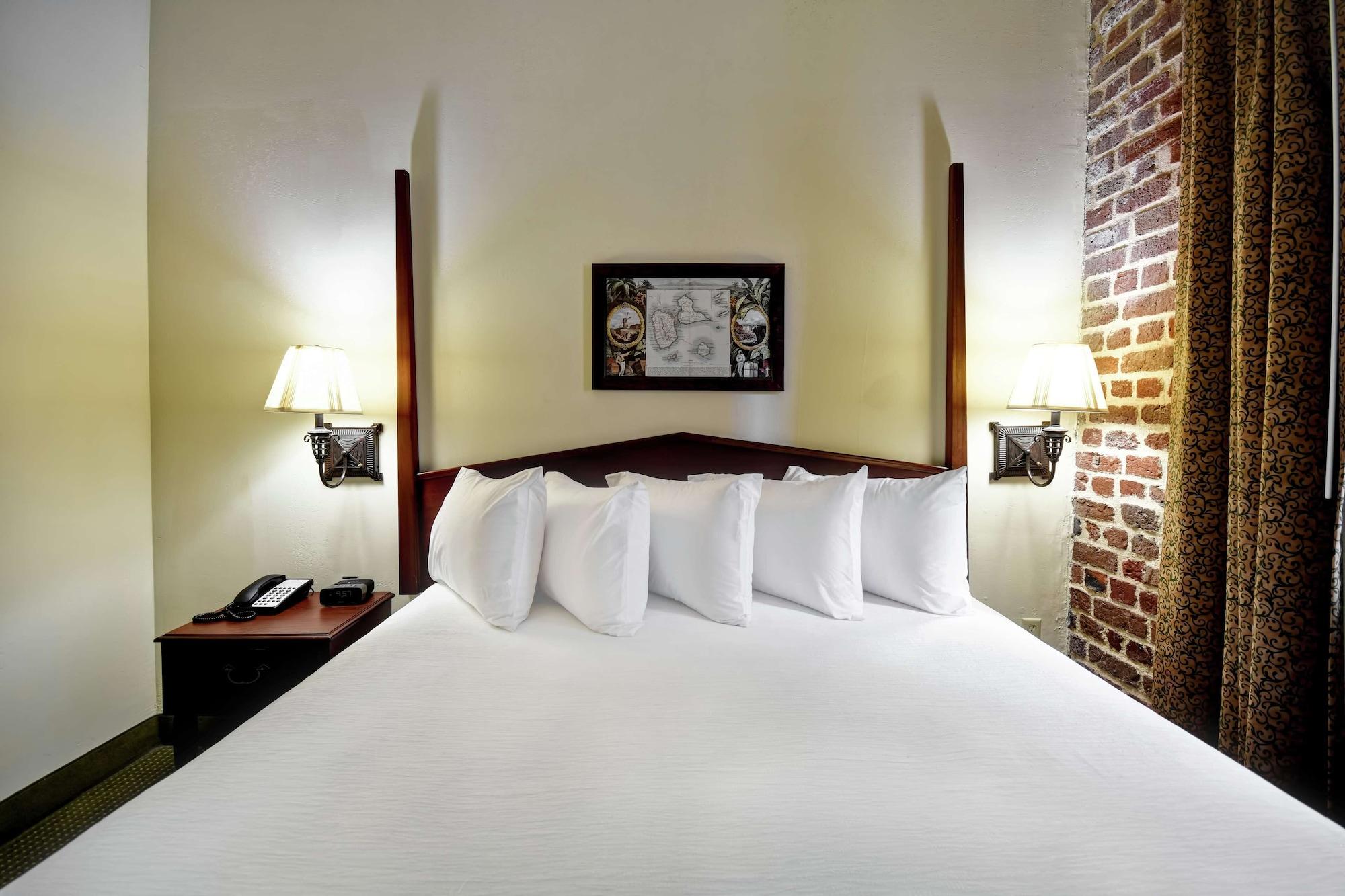 Embassy Suites Charleston - Historic District Екстериор снимка