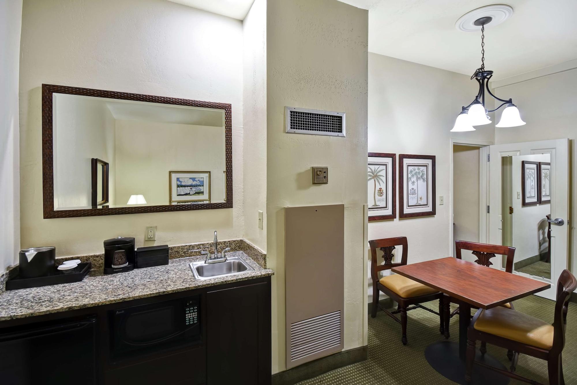 Embassy Suites Charleston - Historic District Екстериор снимка