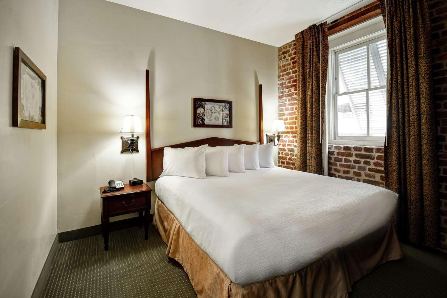 Embassy Suites Charleston - Historic District Екстериор снимка