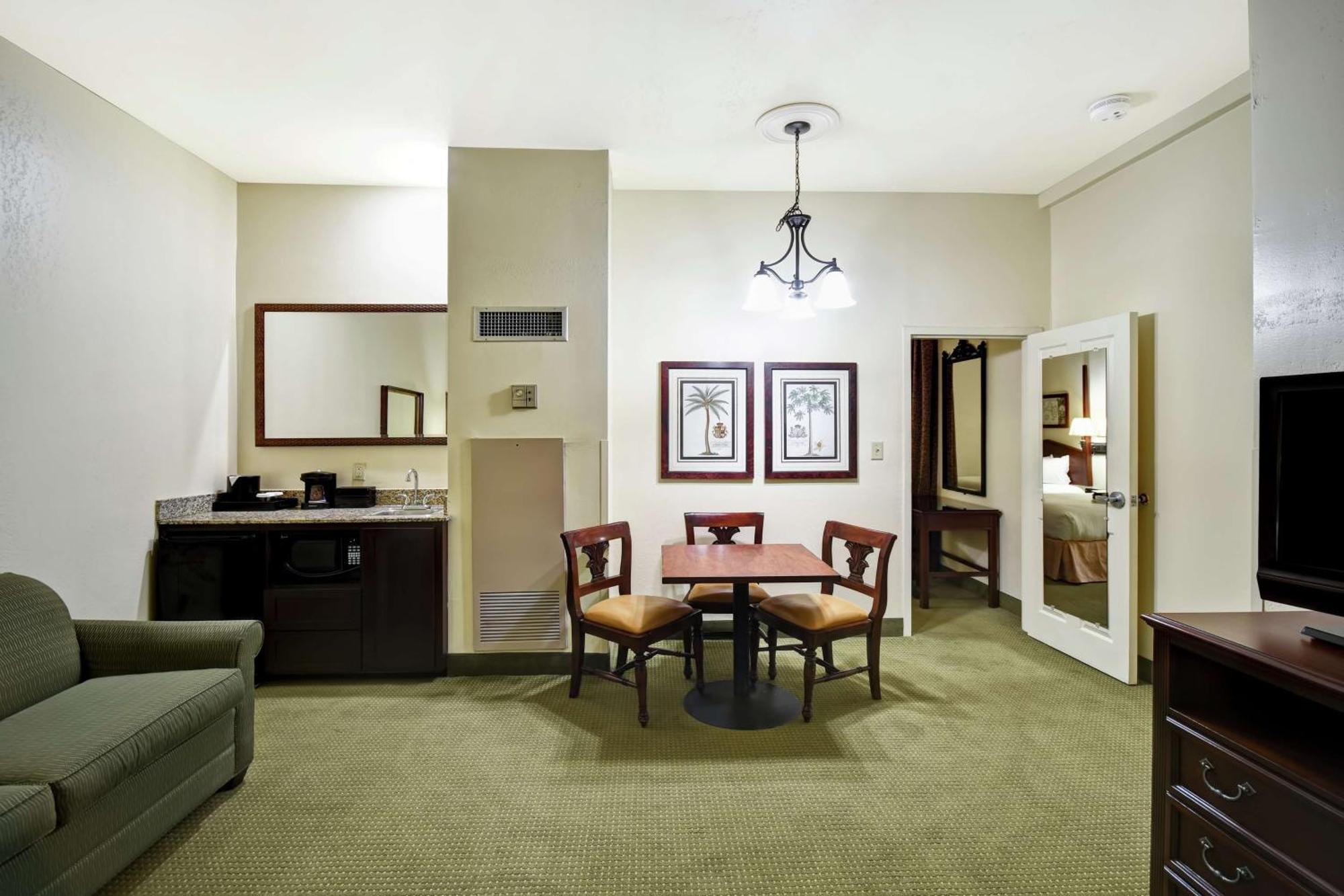 Embassy Suites Charleston - Historic District Екстериор снимка