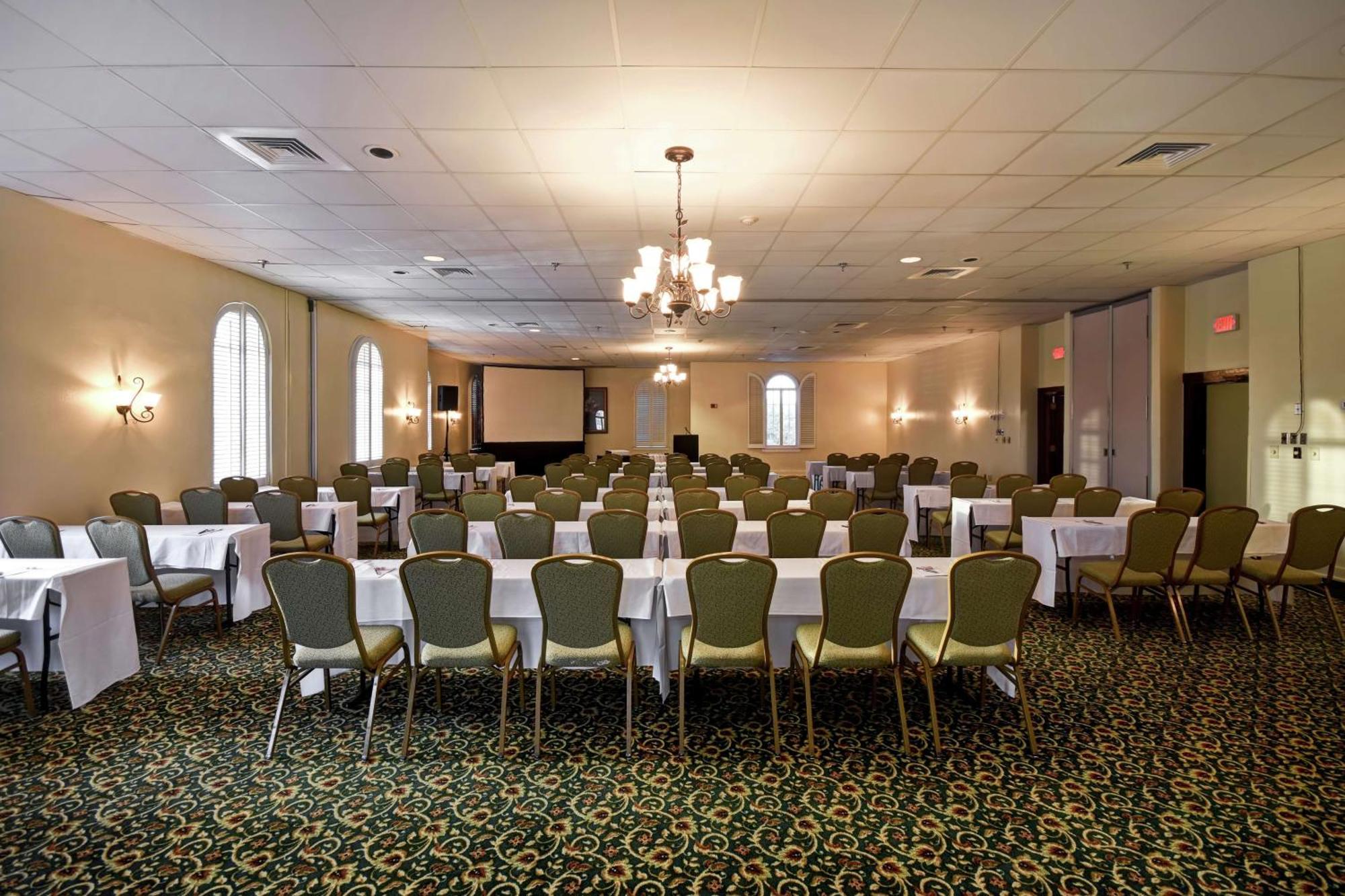 Embassy Suites Charleston - Historic District Екстериор снимка