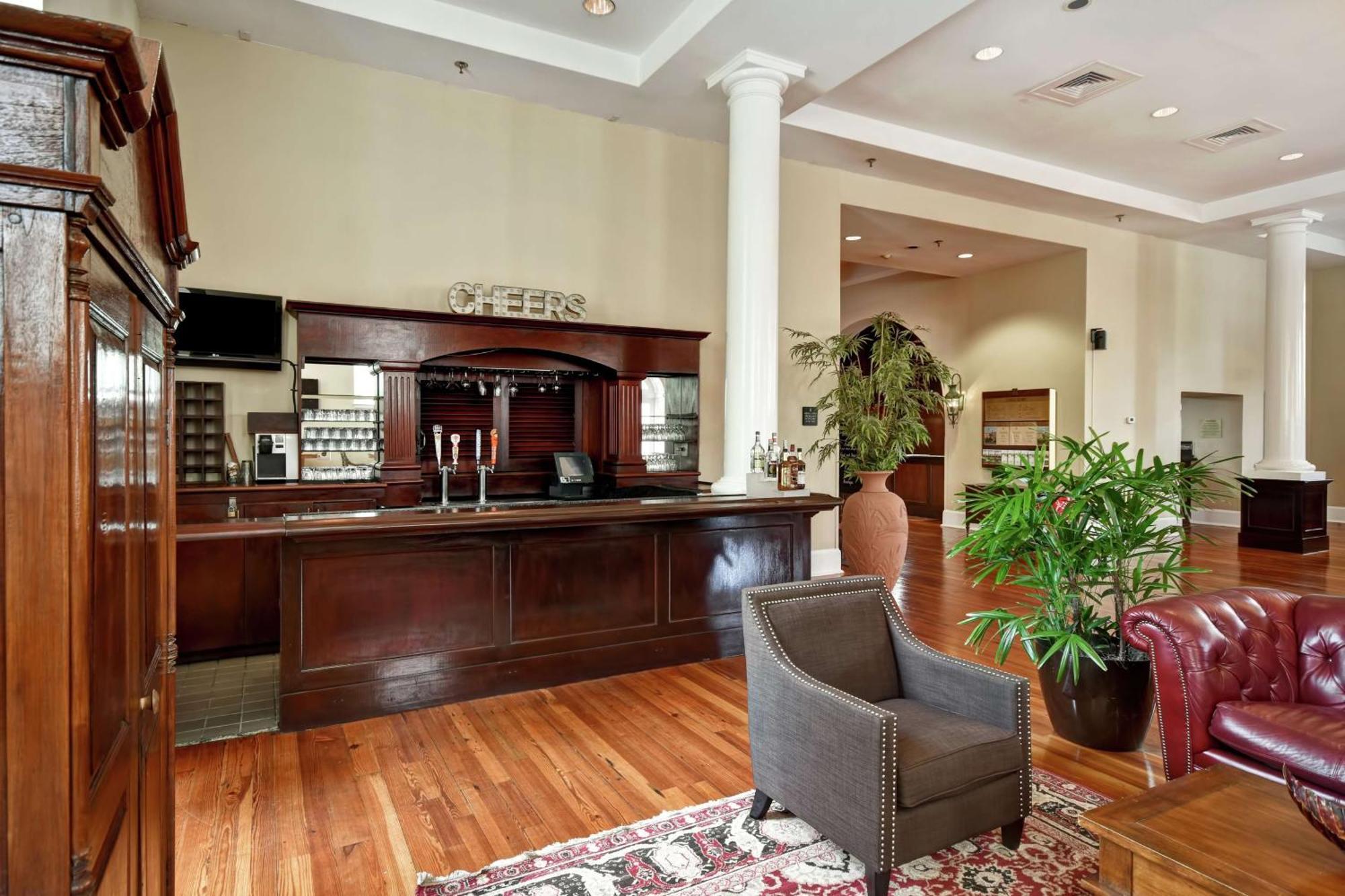 Embassy Suites Charleston - Historic District Екстериор снимка